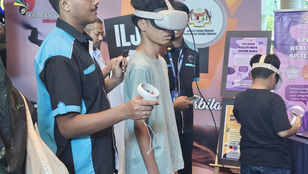 Demonstrasi Projek Robotik & ARVR Sempena Sambutan Hari Pekerja 2024 Peringkat Kebangsaan