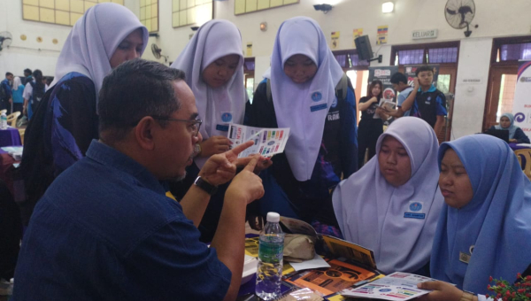 Pameran Kerjaya SMK Raja Abdullah 