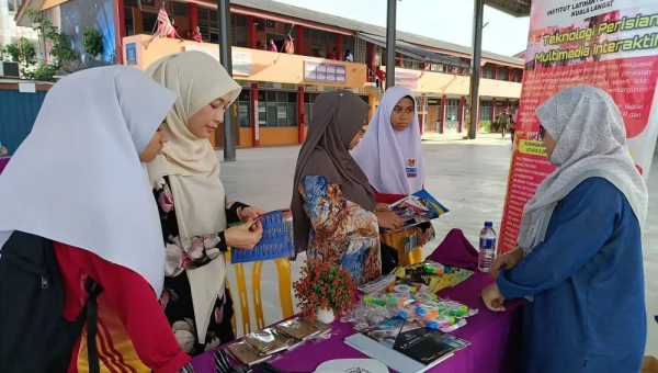 Pameran Pendidikan Kerjaya SMK Telok Panglima Garang