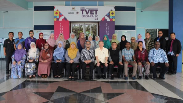 Mesyuarat Kerja Semakan Dan Pengesahan Bahan PdP Program ILJTM Bersama JPK – Fast Track