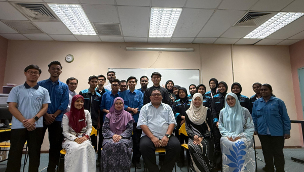 Bengkel Projek Tahun Akhir TKR bersama Industri