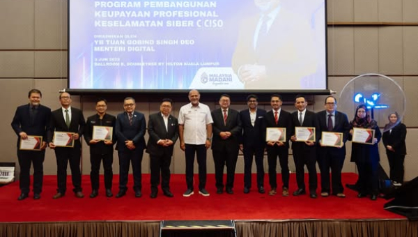 Majlis Peluncuran Program Pembangunan Keupayaan Profesional Keselamatan Siber (CCISO)